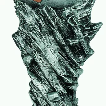 65581 figurka odlewana złoto-srebrna  PIŁKA NOŻNA h-30 cm