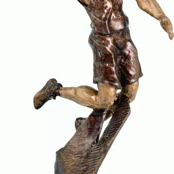 RTY1203/BR figurka odlewana brązowa  KOSZYKÓWKA h-24,5 cm